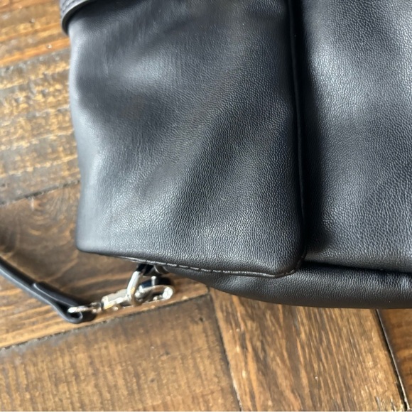 BCBG Generation Elegant Black Leather Handbag. Never used - Picture 5 of 14